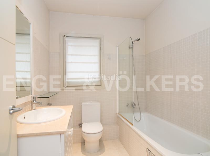 Foto 29234123-d72a-4c9b-b980-9127efd273d1. Maison avec chauffage parking dans Tres Torres Barcelona