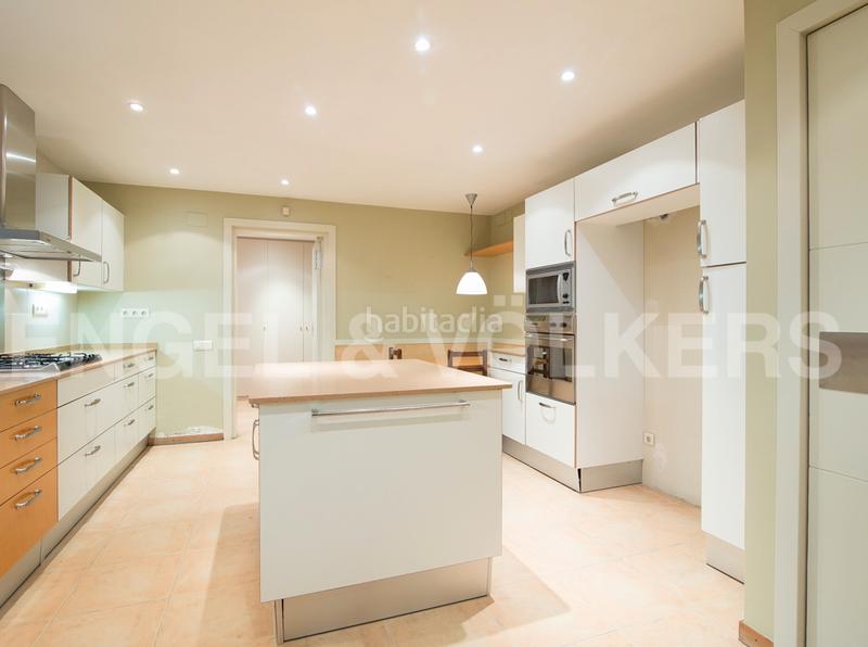 Foto 4c16dc79-3ccd-4b23-ae1b-81777088b056. Maison avec chauffage parking dans Tres Torres Barcelona