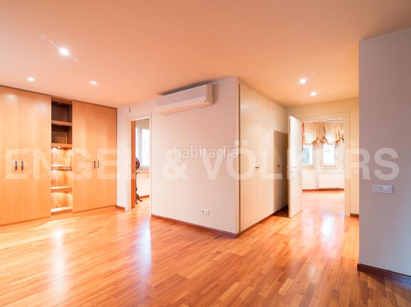 Foto 5389dec9-4165-4951-ab08-5d75878b2708. Maison avec chauffage parking dans Tres Torres Barcelona