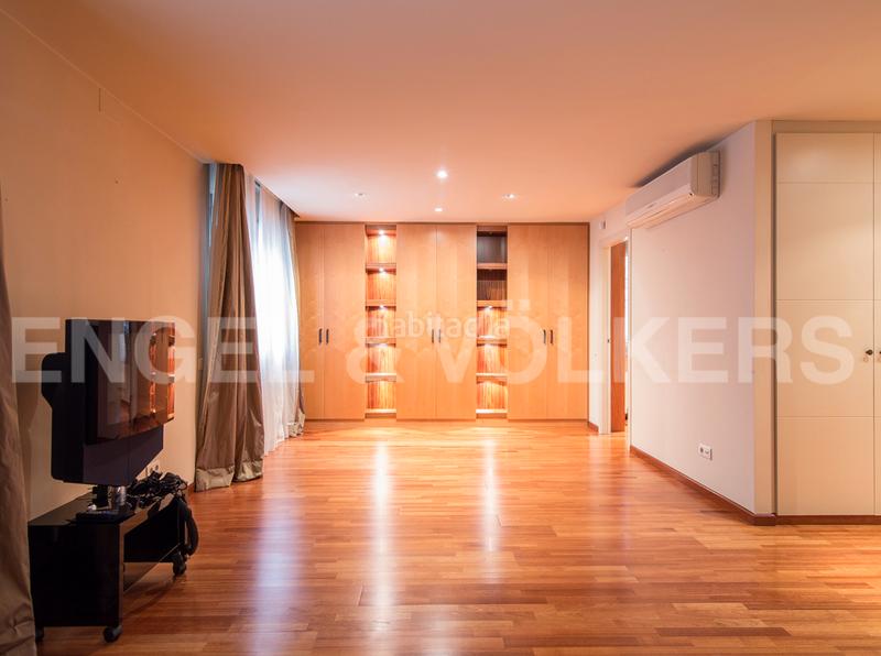 Foto 6aec4e22-623e-4c68-85da-04b2bb3fb881. Maison avec chauffage parking dans Tres Torres Barcelona