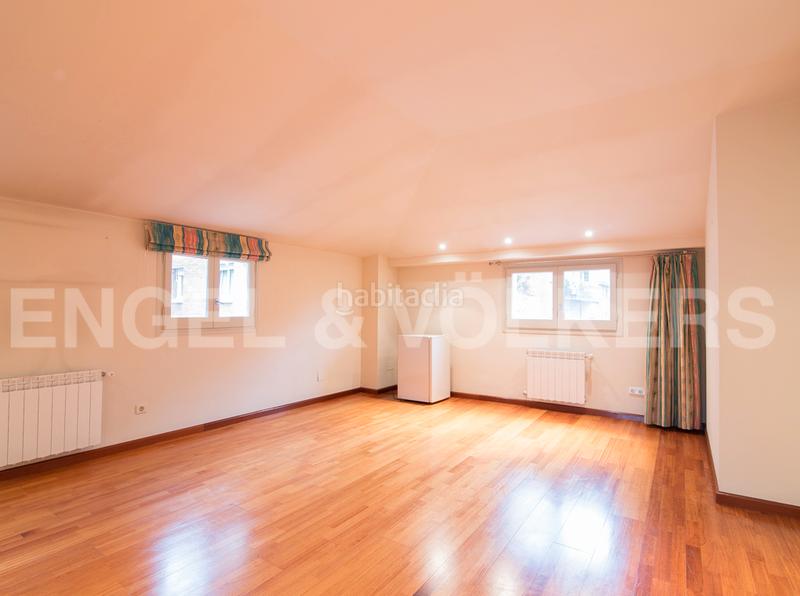 Foto 8cd3158d-189b-424b-bc92-5f40da8ecf17. Maison avec chauffage parking dans Tres Torres Barcelona