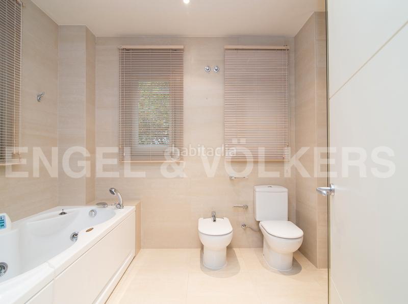 Foto e2cc2e87-0d55-472b-a508-f4c0ed12e266. Maison avec chauffage parking dans Tres Torres Barcelona