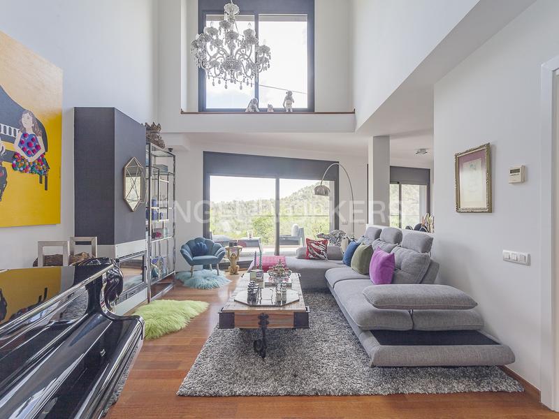 Foto 0dc437b8-6288-406e-b116-b21630bf1d0b. Casa amb calefacció aparcament piscina a Les Planes Sant Cugat del Vallès