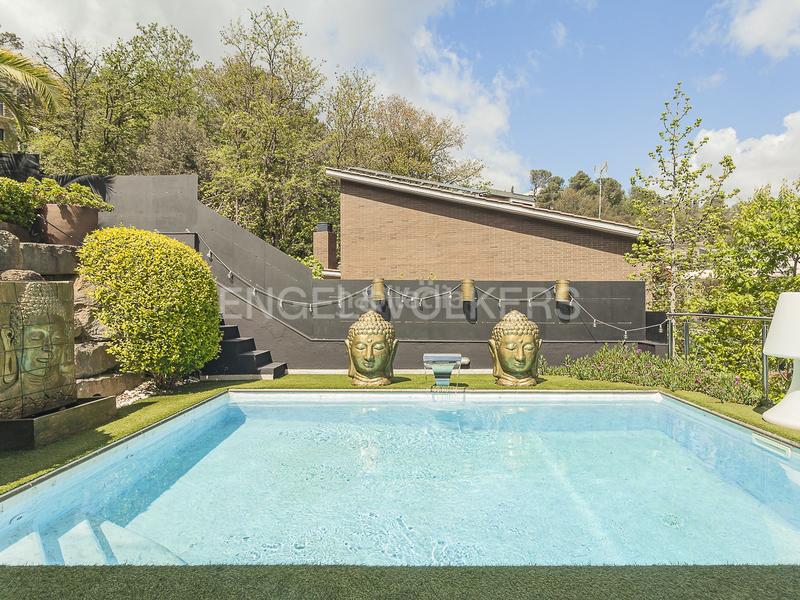 Foto 2bcb0338-fcdd-4e62-b503-c458e1543f68. Casa amb calefacció aparcament piscina a Les Planes Sant Cugat del Vallès