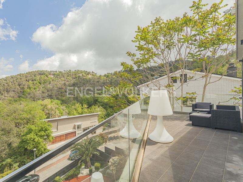 Foto 3649cffa-3cc1-45a5-bf21-64076d22e5fb. Casa amb calefacció aparcament piscina a Les Planes Sant Cugat del Vallès