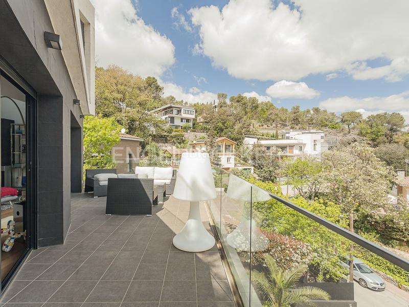 Foto 3a6a9b62-8efd-499d-b320-49bf2a844e89. Casa amb calefacció aparcament piscina a Les Planes Sant Cugat del Vallès