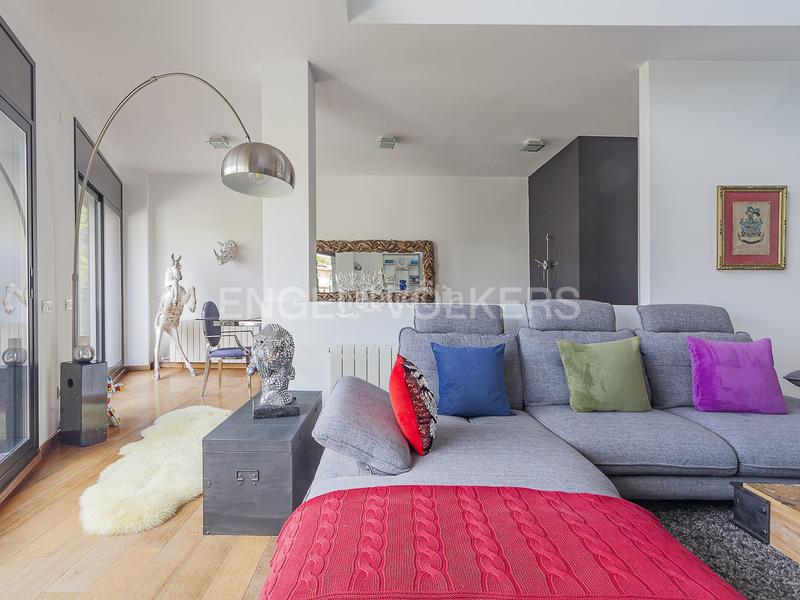 Foto 4cdb6e5e-0af0-467a-a9d6-c790eecdf8f9. Casa amb calefacció aparcament piscina a Les Planes Sant Cugat del Vallès