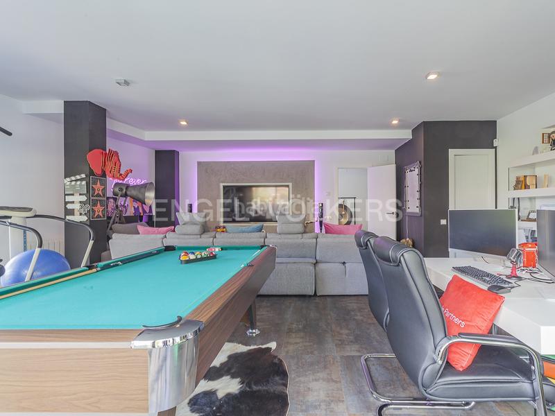 Foto 5037bdcd-feee-4903-87ba-303c359a7a7f. Casa amb calefacció aparcament piscina a Les Planes Sant Cugat del Vallès