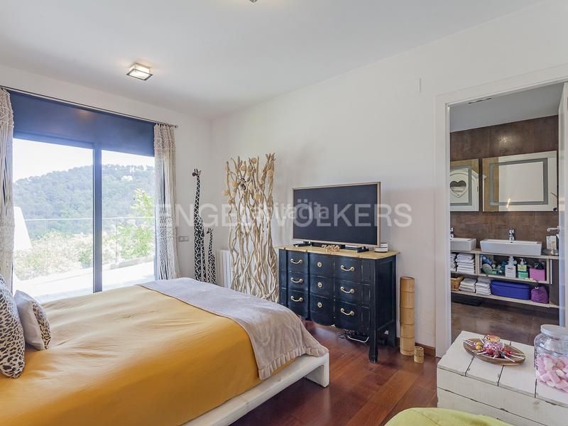 Foto 53aeaaef-d6ea-4f12-8e39-aa1f2ba69124. Casa amb calefacció aparcament piscina a Les Planes Sant Cugat del Vallès