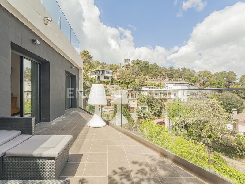 Foto 6366fb03-4f0b-4579-b212-af930d9333b0. Casa amb calefacció aparcament piscina a Les Planes Sant Cugat del Vallès