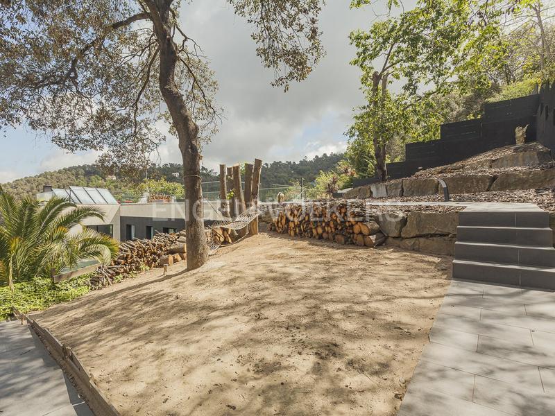 Foto 950f13b6-1a7b-4bad-bb48-3561db33926d. Casa amb calefacció aparcament piscina a Les Planes Sant Cugat del Vallès