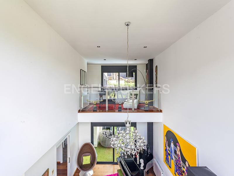 Foto b2b64418-5d67-4d16-b0c2-94c1527a874c. Casa amb calefacció aparcament piscina a Les Planes Sant Cugat del Vallès