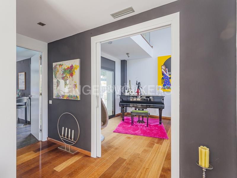 Foto b42174d0-ffb3-4557-9a4f-32579d9dc0f9. Casa amb calefacció aparcament piscina a Les Planes Sant Cugat del Vallès