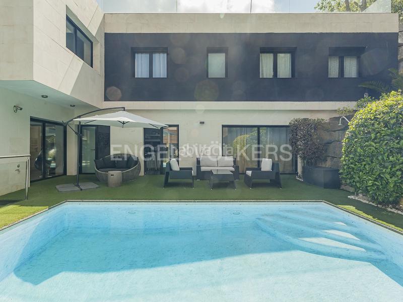 Foto cd108e47-44b5-4bef-a2be-ce5109aca2b1. Casa amb calefacció aparcament piscina a Les Planes Sant Cugat del Vallès