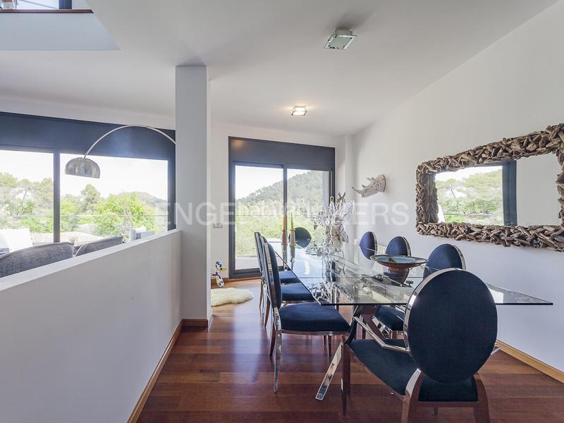 Foto e5e9e7c2-f11a-42a6-9b62-50f70a60e0a9. Casa amb calefacció aparcament piscina a Les Planes Sant Cugat del Vallès