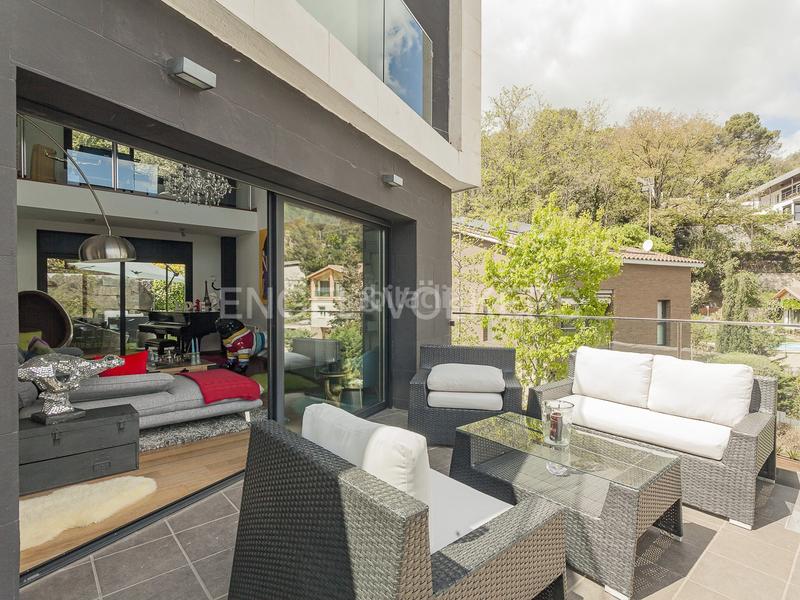 Foto ea3d0168-c765-4060-80ed-c03d1482086e. Casa amb calefacció aparcament piscina a Les Planes Sant Cugat del Vallès