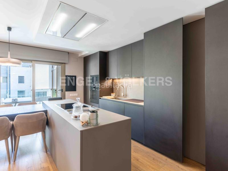 Foto 1c5969f8-e116-4e40-b78d-2a062f28bf61. Àtic amb calefacció aparcament piscina a Eixample Sant Cugat del Vallès