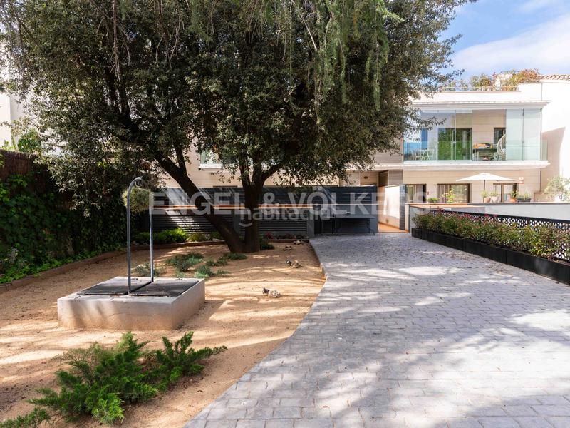 Foto 56e420a5-46f6-42c5-a11a-02b43a2d2b0b. Àtic amb calefacció aparcament piscina a Eixample Sant Cugat del Vallès