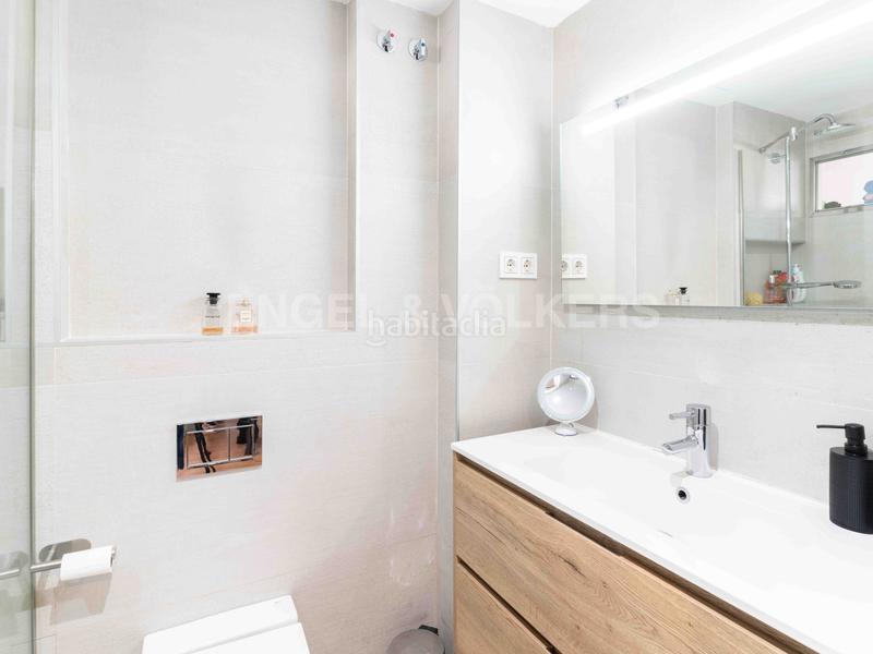 Foto 57f303e7-dbc8-438d-aabc-f0863ff39edc. Àtic amb calefacció aparcament piscina a Eixample Sant Cugat del Vallès