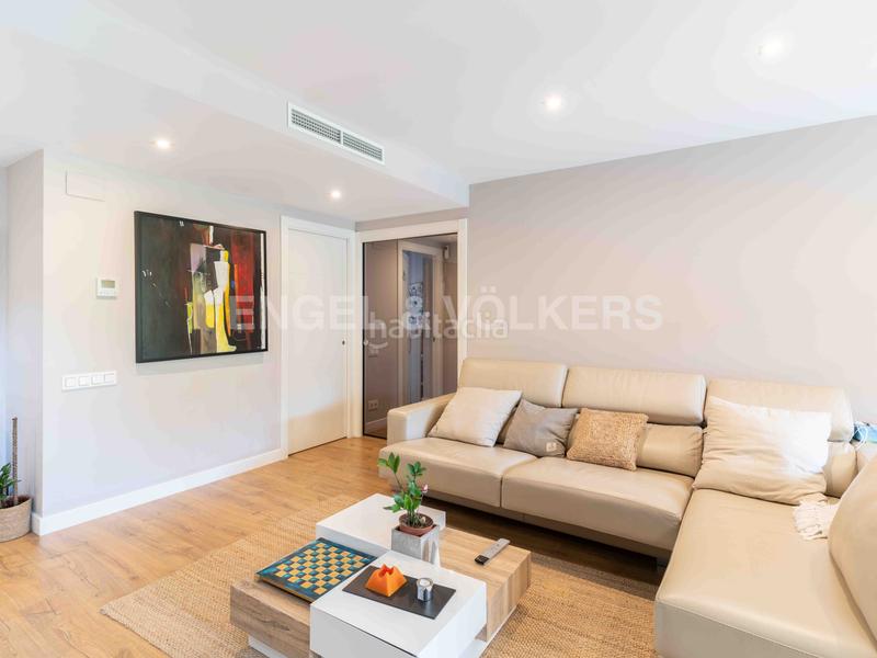 Foto 864f40e6-6363-4dd6-b9c4-a0c030a3d5b2. Àtic amb calefacció aparcament piscina a Eixample Sant Cugat del Vallès