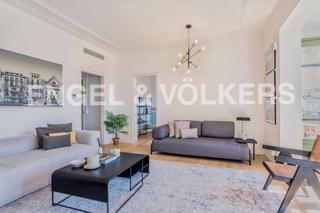Lloguer Apartament a Dreta de l´Eixample. Elegante piso temporal de 4 dormitorios