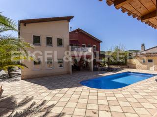Casa a Mas romeu. Gran chalet en calafell cerca al mar y montaña