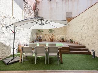 Piccolo appartamento in Raval. Loft con terraza y piscina a pasos del mar
