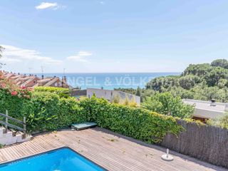 Haus in Victoria-Les Vil·les-Canyadell. Gran casa unifamiliar con increíbles vistas al mar