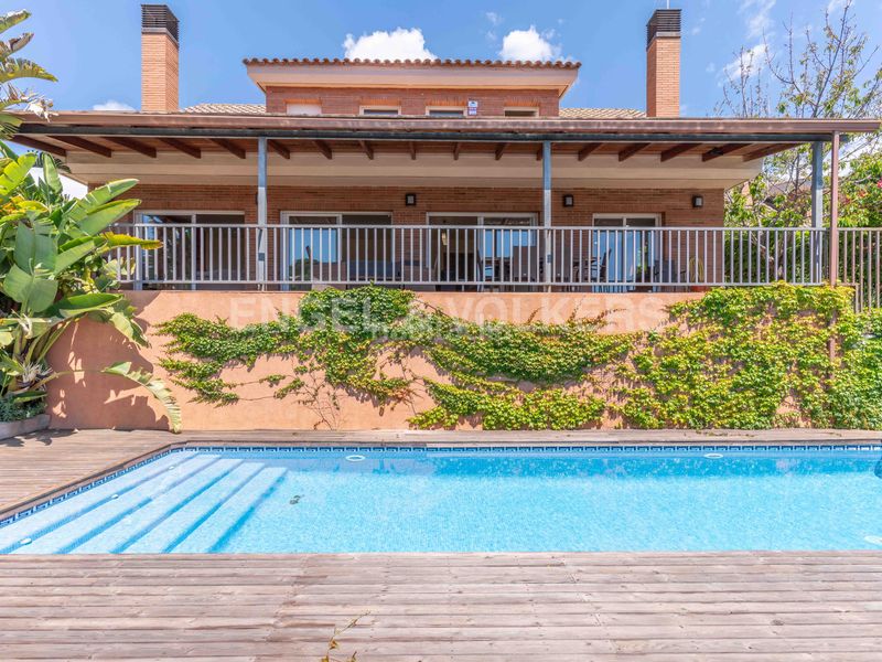 Foto 8567fbb6-94ea-43ad-a4fa-bafe2e664113. Casa amb calefacció aparcament piscina a Victoria-Les Vil·les-Canyadell Arenys de Mar