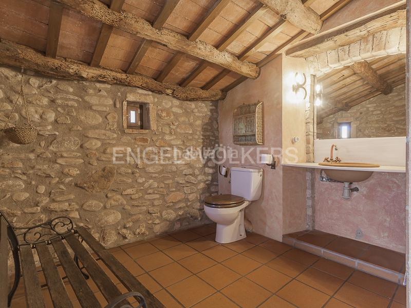 Foto 5f857535-f599-4dd2-98ac-546b5939b759. Masia amb calefacció aparcament piscina a Lliçà d´Amunt