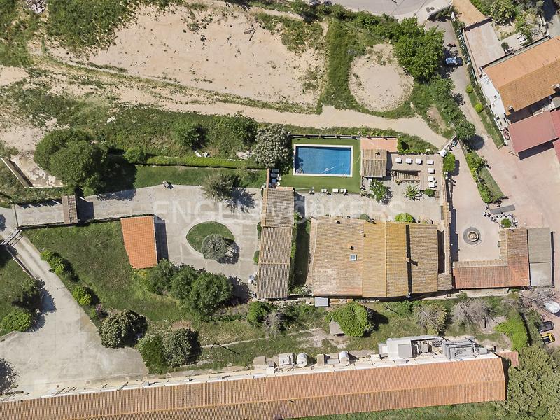 Foto b7825707-0e41-4994-a58c-1befa9ca3ba0. Masia amb calefacció aparcament piscina a Lliçà d´Amunt