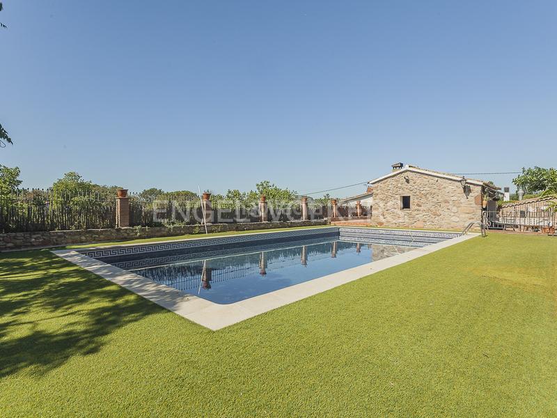 Foto de4b6a29-82c7-4f77-b629-d31a3657ab2c. Masia amb calefacció aparcament piscina a Lliçà d´Amunt