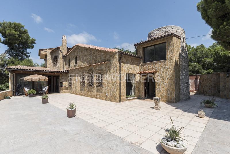 Foto 59f750f9-8f43-4627-9313-87339c97ab4a. Casa encantadora villa con piscina en Centre Sitges