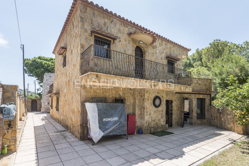Foto 774158e5-5bd7-4737-8730-a6e78a079a72. Casa encantadora villa con piscina en Centre Sitges
