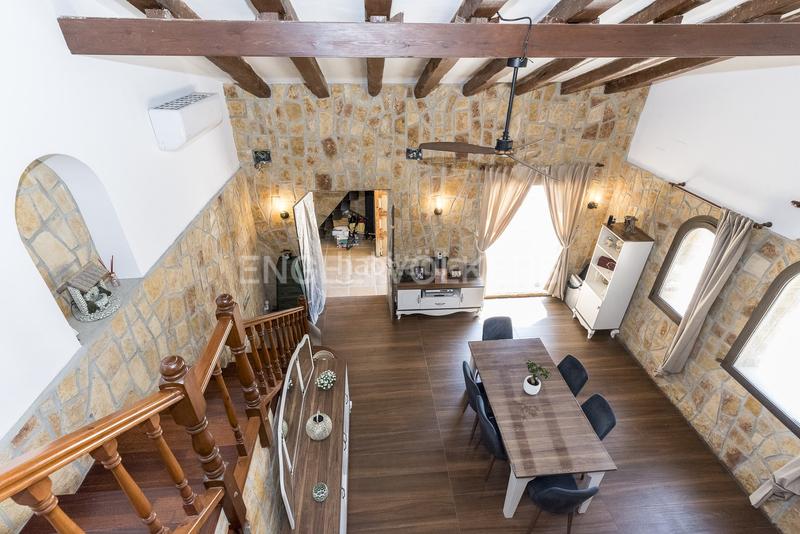 Foto f2b3d1bc-262d-4939-90ae-4227ffe97873. Casa encantadora villa con piscina en Centre Sitges