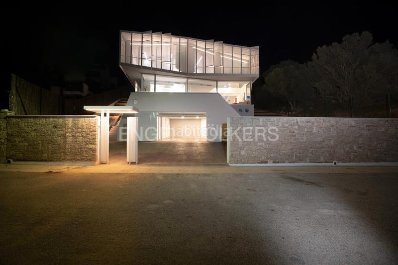 Foto 1abc1d2f-61fb-4f52-a5a6-e5a2696ad07a. Casa exclusiva casa de diseño en can girona en Can Girona - Terramar - Vinyet Sitges