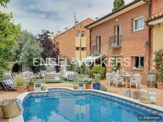 Casa in Serraparera. Exclusiva casa con gran jardín y piscina