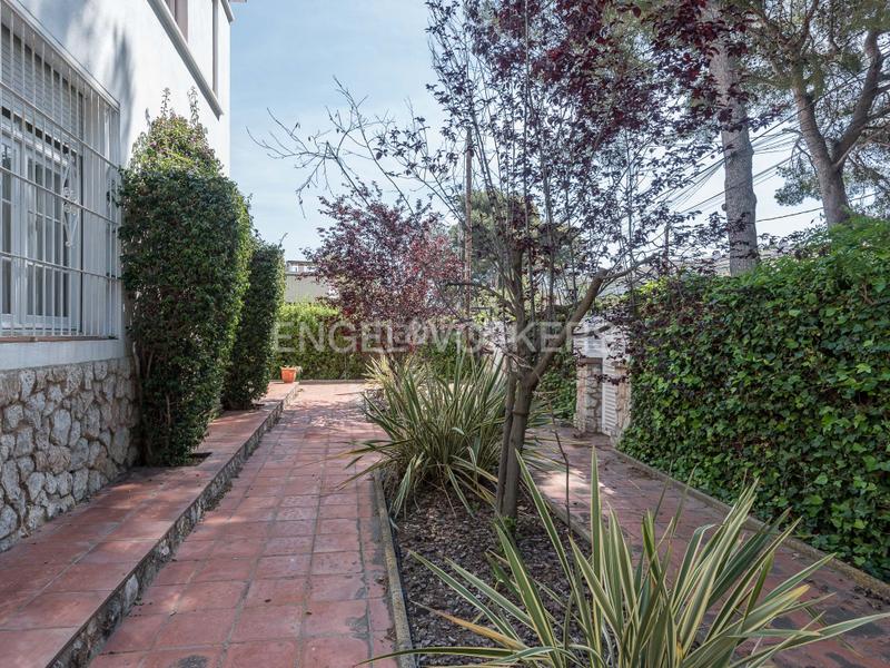 Foto 4242d844-456b-467a-8d5f-14e45f17e607. Casa con riscaldamento parcheggio in Can Girona - Terramar - Vinyet Sitges
