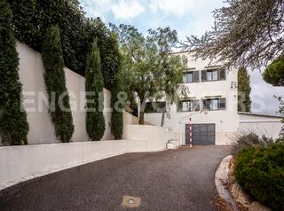 Maison à Cabrera de Mar. Vivienda con cálidos detalles en cabrera
