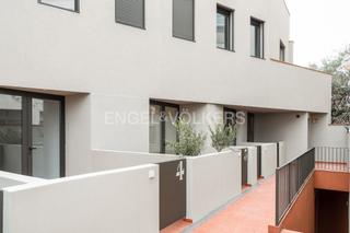 Attique à Centre. Ático dúplex a estrenar con terraza