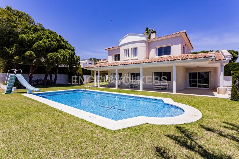 Foto 04d6ea69-db7a-4944-a2f9-402f6eff408c. Casa amb calefacció aparcament piscina a Mas Mel Calafell