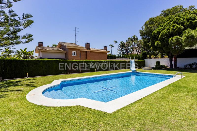 Foto 22a40c4e-eff1-452d-a127-0eda071dc9b6. Casa amb calefacció aparcament piscina a Mas Mel Calafell