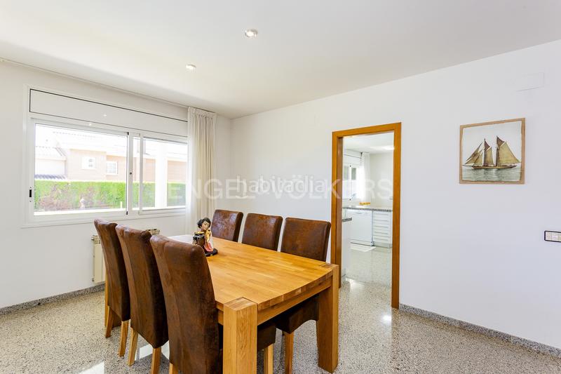 Foto 23d0dd9a-234e-4a31-a713-f83a449d1136. Casa amb calefacció aparcament piscina a Mas Mel Calafell