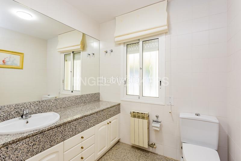 Foto 37c84554-b444-4ce4-b7a6-f83eb91c40cd. Casa amb calefacció aparcament piscina a Mas Mel Calafell