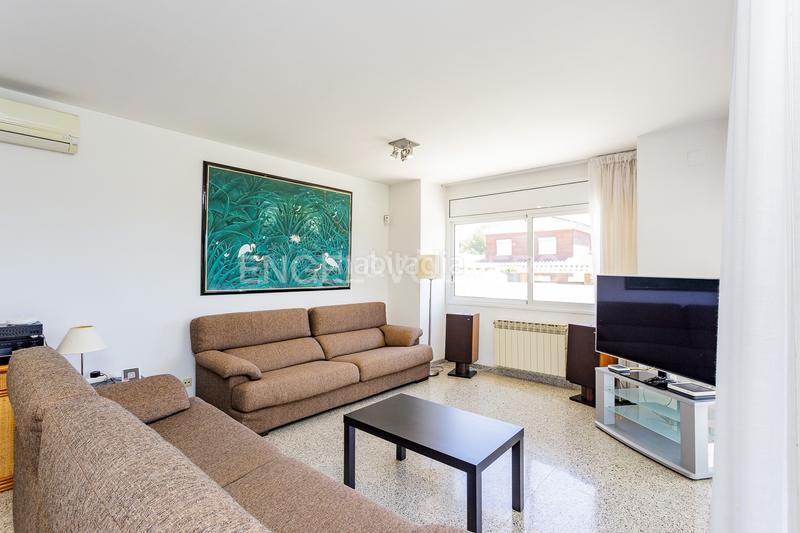 Foto 5de762a4-2182-4a94-80f4-eb7679604349. Casa amb calefacció aparcament piscina a Mas Mel Calafell