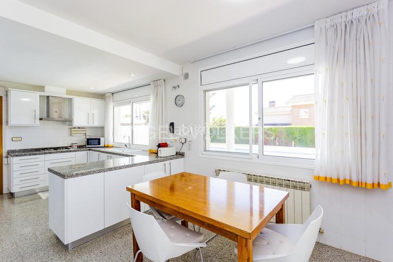 Foto b5b19303-a5f0-46d5-8df9-3d42426f490b. Casa amb calefacció aparcament piscina a Mas Mel Calafell