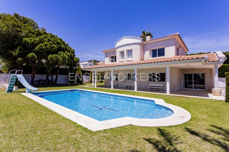 Foto b8e11239-4285-496d-8780-8afbe0b9977c. Casa amb calefacció aparcament piscina a Mas Mel Calafell