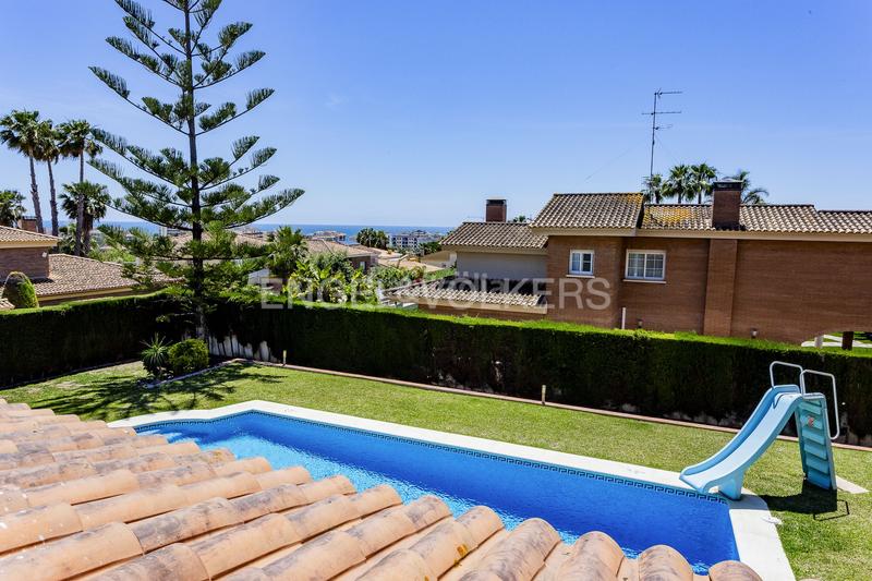 Foto d1a69e93-ddce-46b8-bf16-84c638288b74. Casa amb calefacció aparcament piscina a Mas Mel Calafell