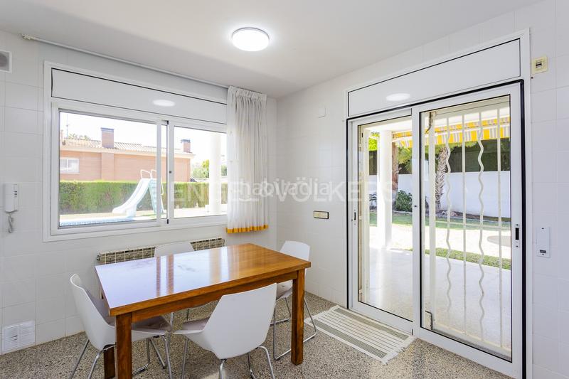 Foto dba19ec6-3ce2-4e63-a239-3fde13ee077b. Casa amb calefacció aparcament piscina a Mas Mel Calafell