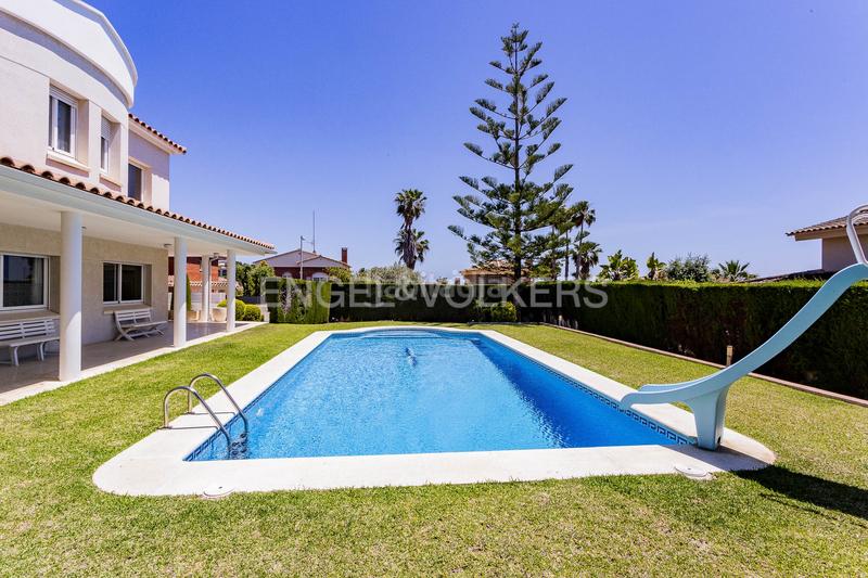 Foto fa5db3eb-0eb2-4434-8d2e-b0616215d2dc. Casa amb calefacció aparcament piscina a Mas Mel Calafell